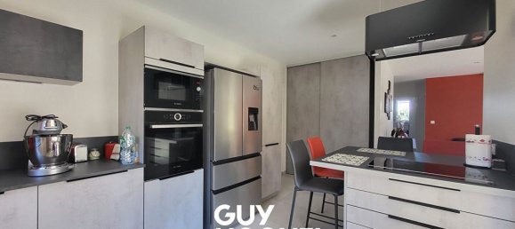 Casa de 3 dormitorios en Rhone, France No. 317063 2