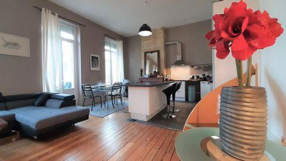 4 bedrooms Condo in Bordeaux, France No. 16305