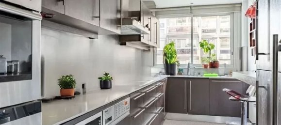 Квартира с 3 спальнями в Париж, Франция № 184805 6