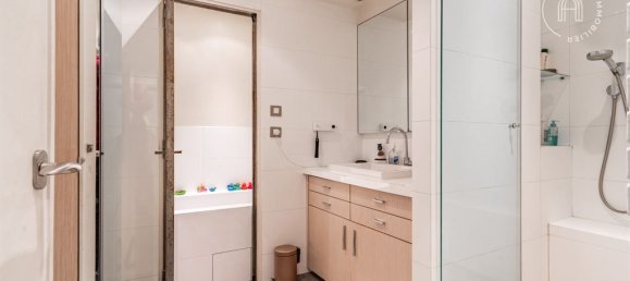 Квартира с 3 спальнями в Париж, Франция № 184805 10