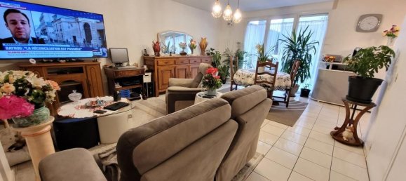 2 chambres Appartement à Goussainville, France No. 162068 2