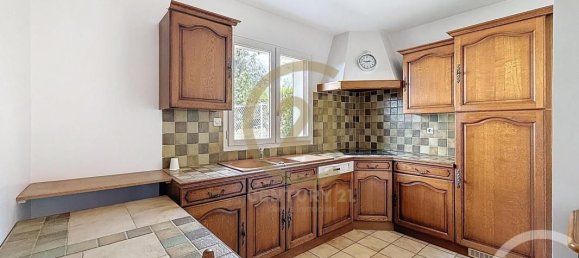 3 bedrooms Villa in Saint-Genis-Laval, France No. 337886 4