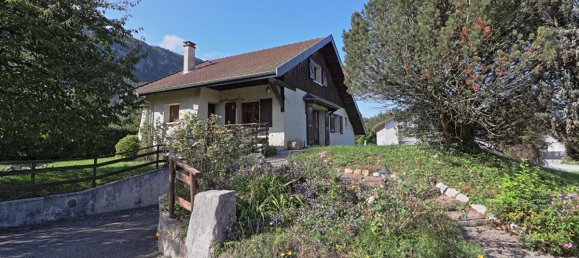 3 bedrooms House in Lathuile, France No. 204194 2