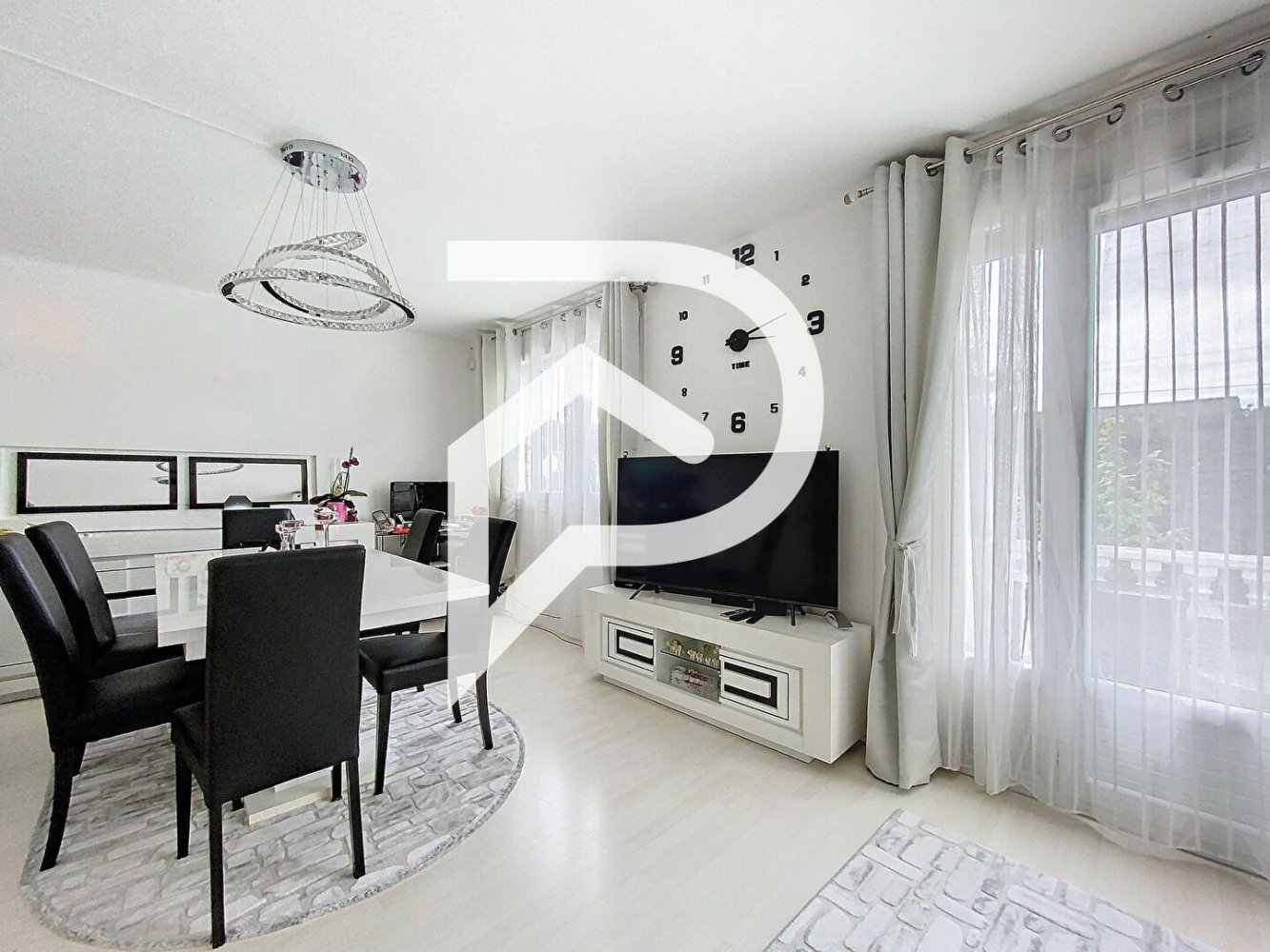 5 bedrooms House in Vernouillet, France No. 261743