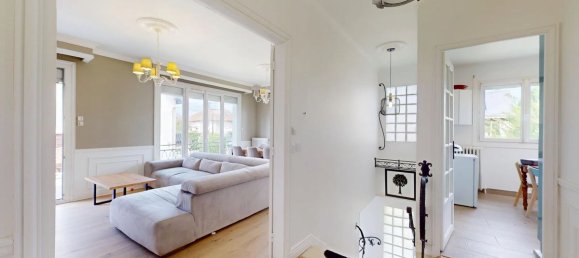 3 bedrooms House in Montfermeil, France No. 329546 7