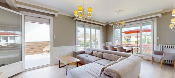 3 bedrooms House in Montfermeil, France No. 329546 2