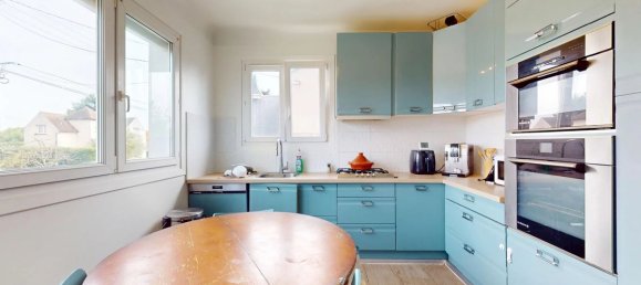 3 bedrooms House in Montfermeil, France No. 329546 8