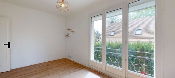 3 bedrooms House in Montfermeil, France No. 329546 10