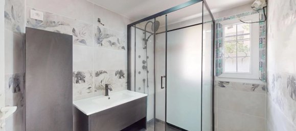 3 bedrooms House in Montfermeil, France No. 329546 15