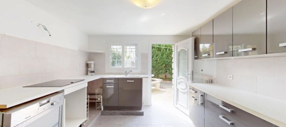 3 bedrooms House in Montfermeil, France No. 329546 16