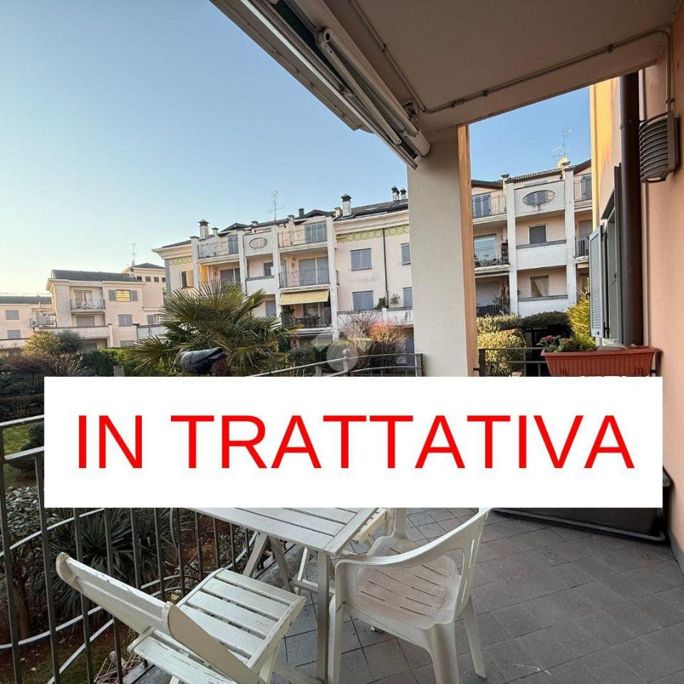 2-salle Appartement à Sarnico, Italy No. 32919