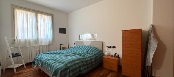 2-salle Appartement à Sarnico, Italy No. 32919 22