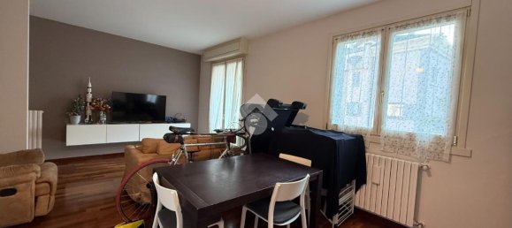 2-salle Appartement à Sarnico, Italy No. 32919 12