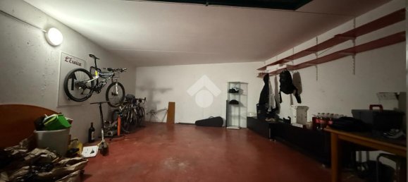 2-salle Appartement à Sarnico, Italy No. 32919 48