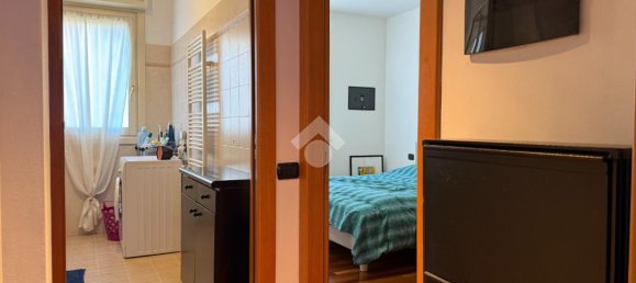2-salle Appartement à Sarnico, Italy No. 32919 20