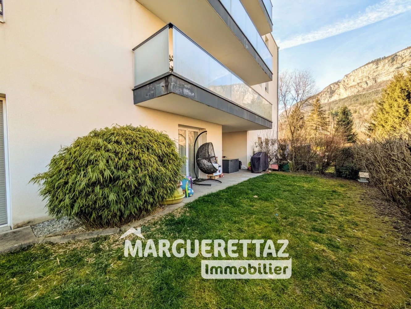 Apartamento de 2 dormitorios en Bonneville, France No. 204657