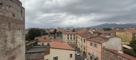 Apartamento de 4 dormitorios en Pisa, Italy No. 343260 9