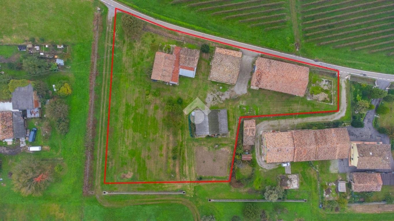 6 chambres Maison à Reggio Emilia, Italy No. 111204