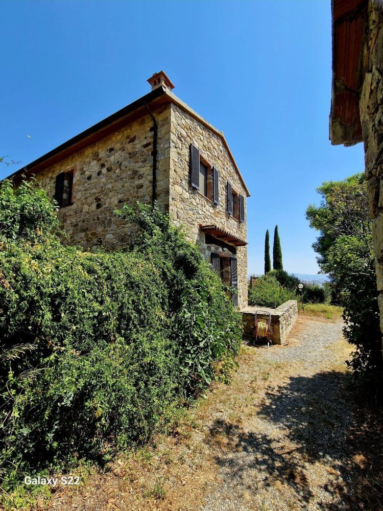 Дом с 5 комнатами в Кампаньятико, Италия № 102650