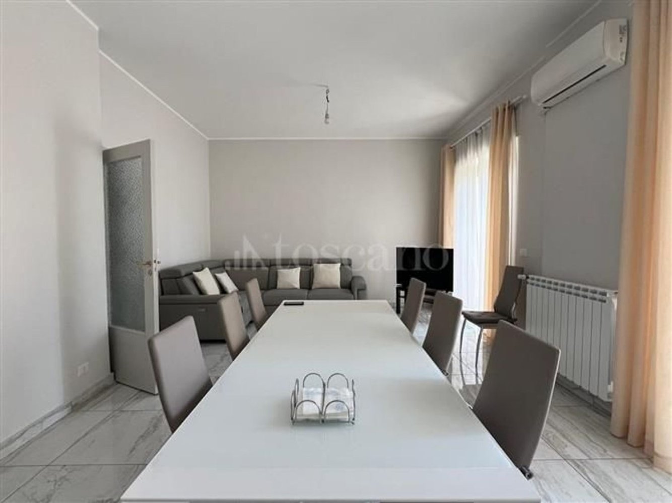 5 rooms Apartment in Catania, Italy No. 276056