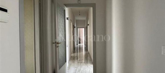 5 rooms Apartment in Catania, Italy No. 276056 6