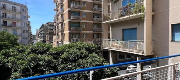 5 rooms Apartment in Catania, Italy No. 276056 4