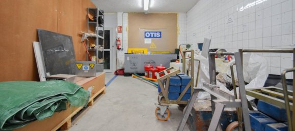 219m² Commercial property in Granada, Spain No. 166674 12