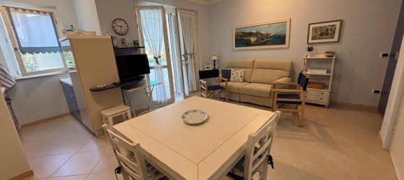 Квартира с 3 спальнями в Масса, Италия № 325380 3