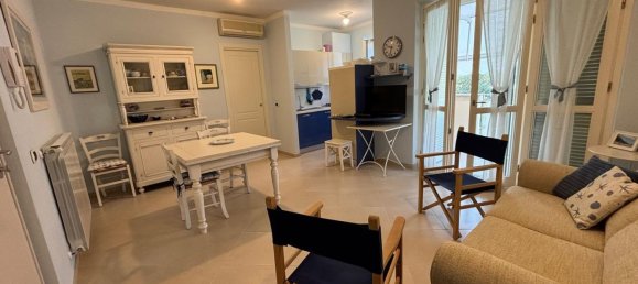 Квартира с 3 спальнями в Масса, Италия № 325380 2