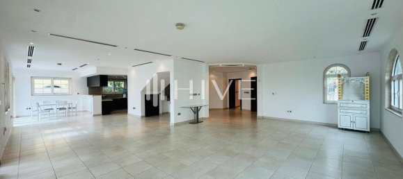 5 Schlafzimmer Villa in Umm Suqeim, UAE, Nr. 28133 2