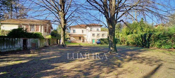 12 rooms Villa in Lucca, Italy No. 145984 4