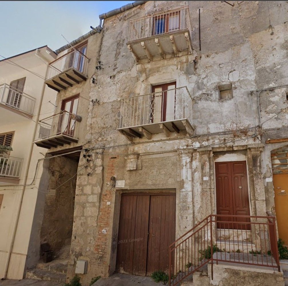 5 rooms House in Favara, Italy No. 298238