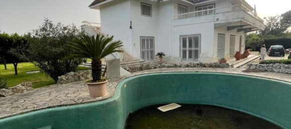 16-Zimmer Villa in Terracina, Italy, Nr. 136828 3