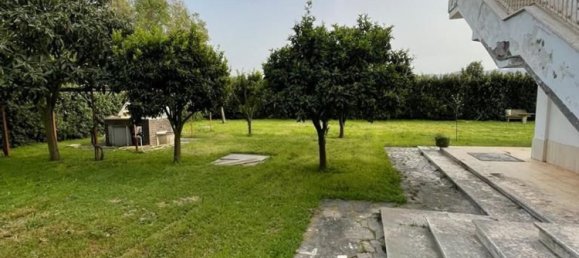 16-Zimmer Villa in Terracina, Italy, Nr. 136828 6