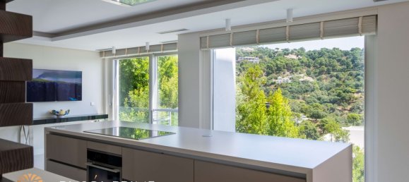 5 Schlafzimmer Villa in Benahavis, Spain, Nr. 5388 14