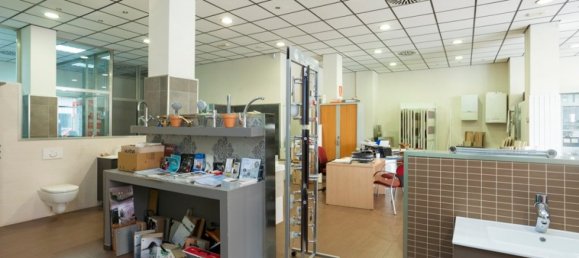 842m² Commercial property in Zaragoza, Spain No. 63755 4