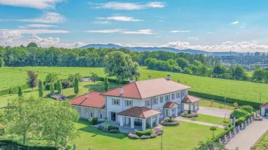 5 chambres Villa à Leonding, Austria No. 208116