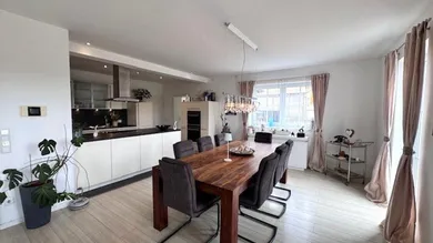 6-Zimmer Villa in Dorfbeuern, Austria, Nr. 143252