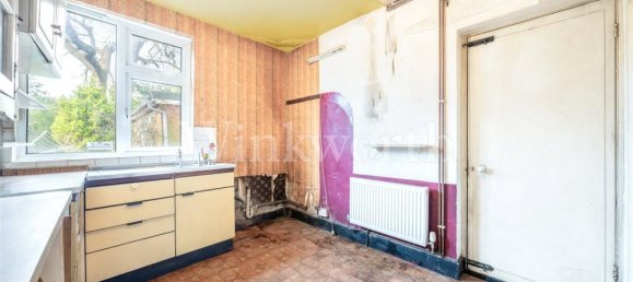 3 bedrooms House in London, United Kingdom No. 3669 5