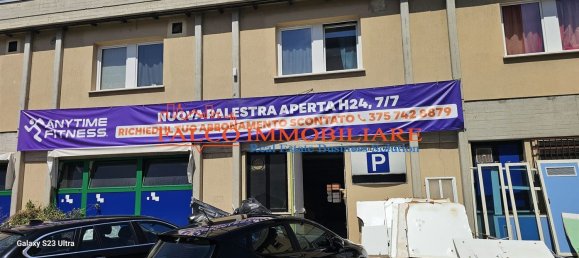 1050m² Commercial property in Brescia, Italy No. 329829 3