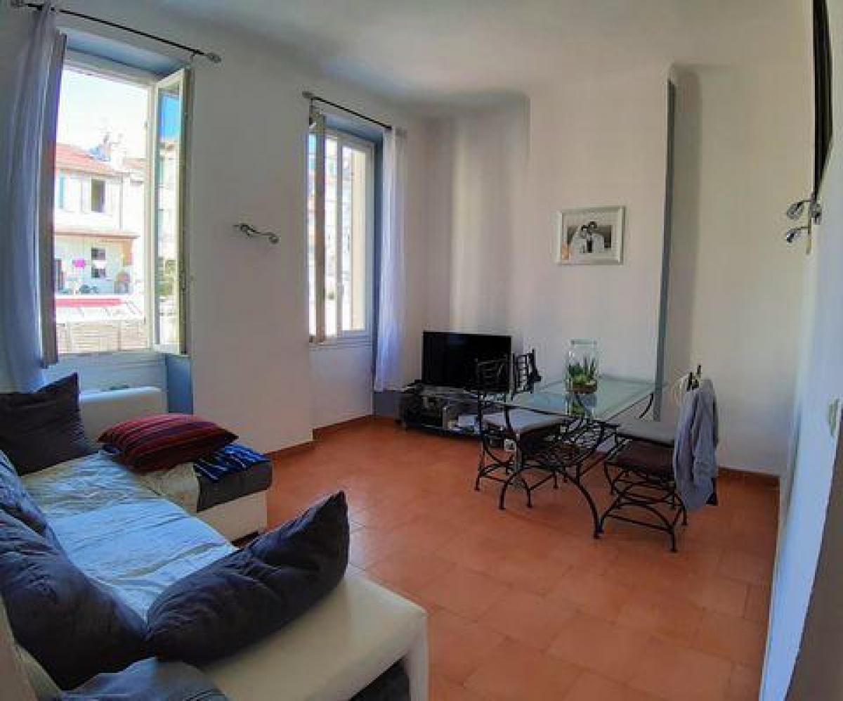 2 bedrooms Condo in Marseille, France No. 16189
