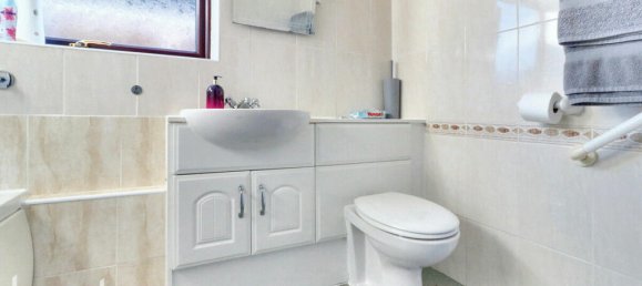 3 bedrooms Bungalow in Dartford, United Kingdom No. 4930 13