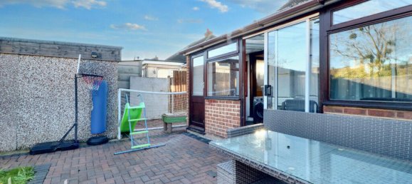 3 bedrooms Bungalow in Dartford, United Kingdom No. 4930 24