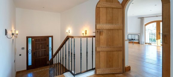 5 bedrooms House in Coin, Spain No. 37405 77