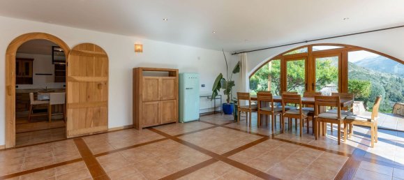 5 bedrooms House in Coin, Spain No. 37405 12