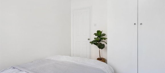 2 bedrooms Apartment in London, United Kingdom No. 12598 16