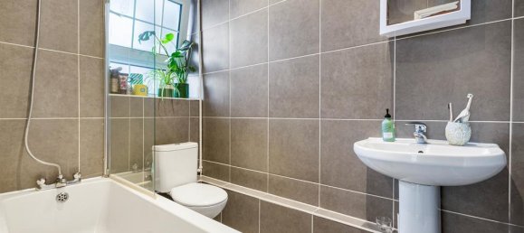 2 bedrooms Apartment in London, United Kingdom No. 12598 11