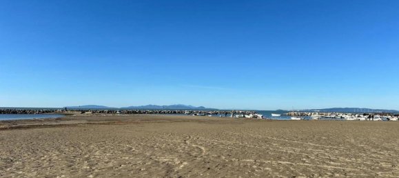 3 rooms Apartment in Follonica, Italy No. 38181 11