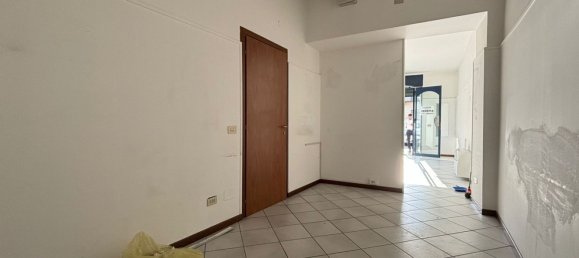 55m² Office in Rivolta d'Adda, Italy No. 176224 10
