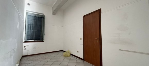 55m² Office in Rivolta d'Adda, Italy No. 176224 9